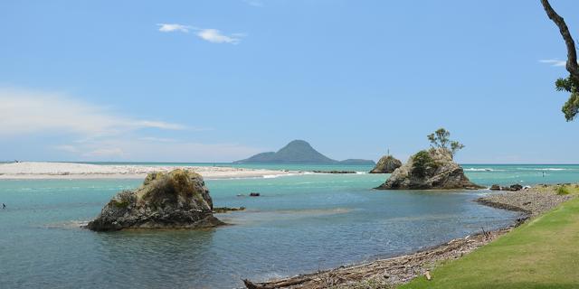 Irakewa Rock | Whakatāne NZ