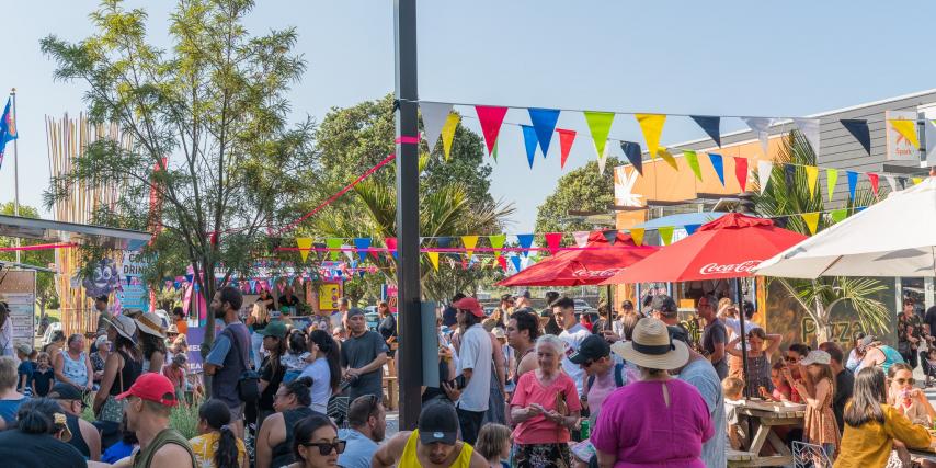 Food trucks in Wharaurangi