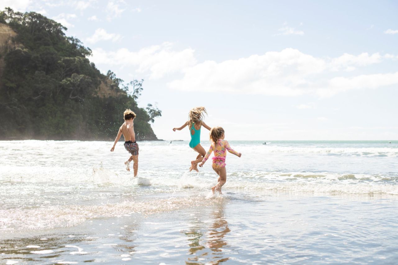 Kids at Ohope Beach_Strike